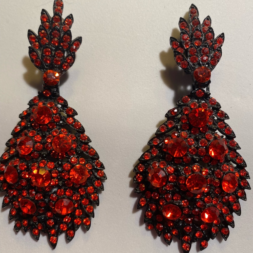 THELMA DEUTSCH EARRINGS: 1980’s Fire Red Stone Dangle set in Matte Black Metal